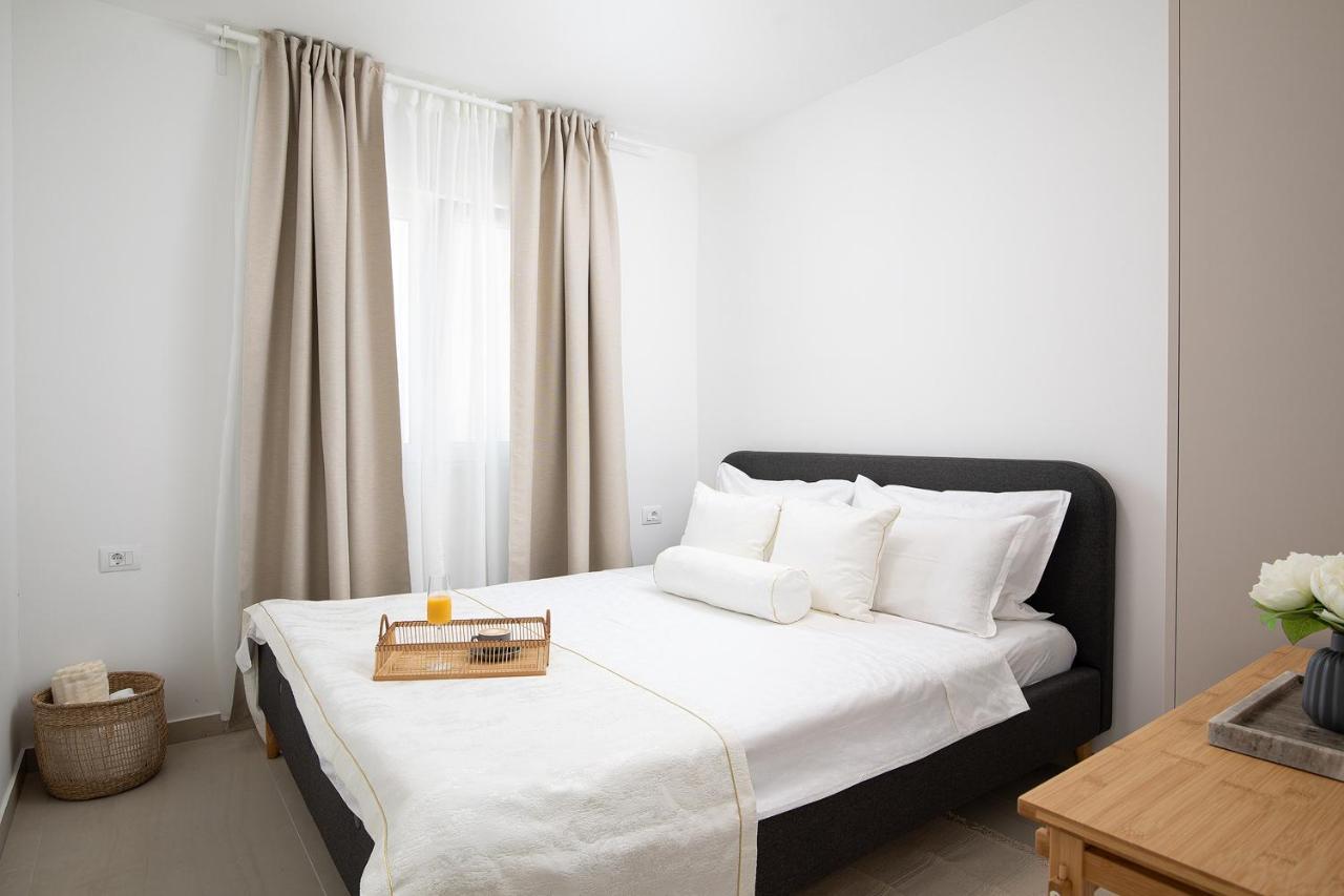 Apartments And Rooms Jakic Medulin Exterior foto