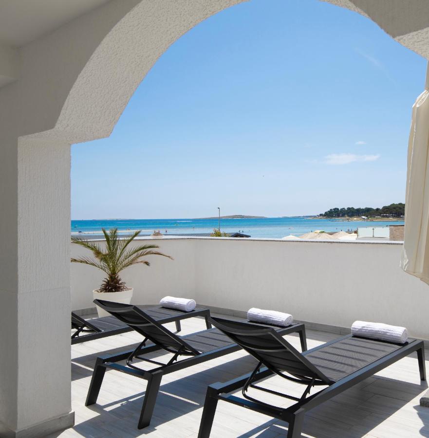 Apartments And Rooms Jakic Medulin Exterior foto