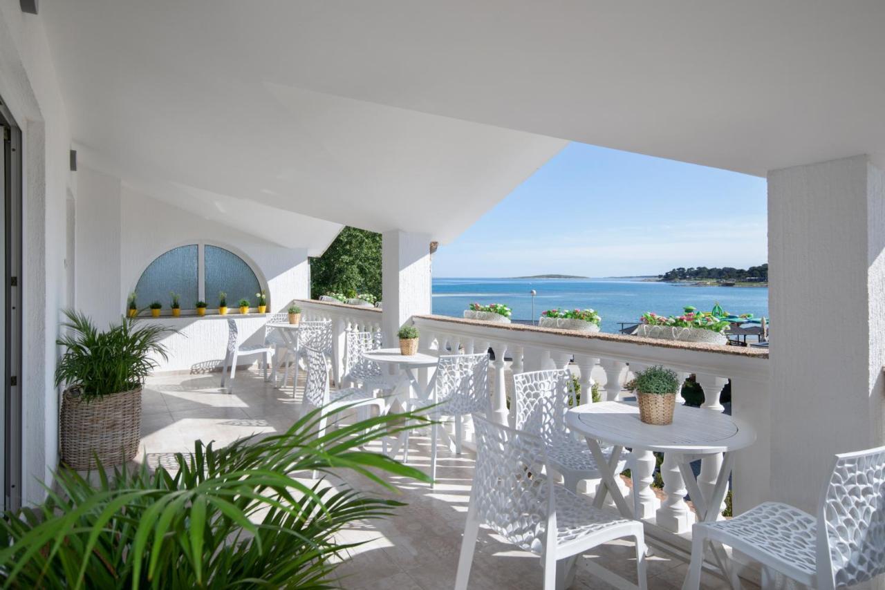 Apartments And Rooms Jakic Medulin Exterior foto